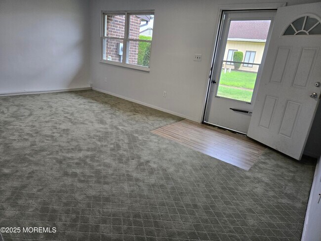 4 Greenwood Loop Rd in Brick, NJ - Building Photo - Building Photo