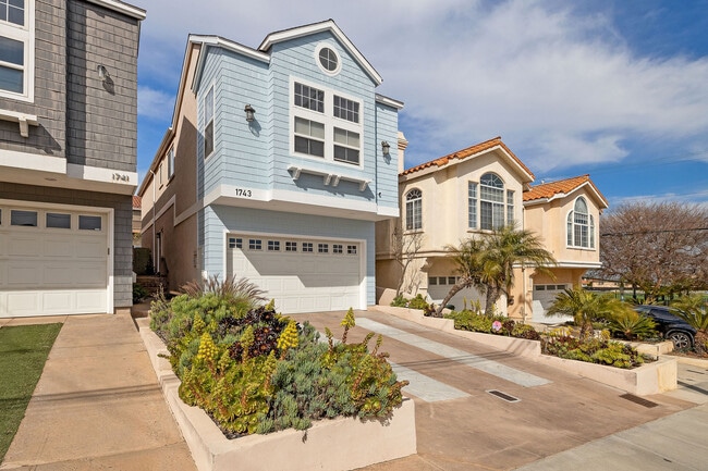 property at 1743 Havemeyer Ln