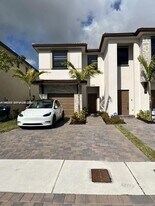 25282 SW 107th Ct in Homestead, FL - Building Photo