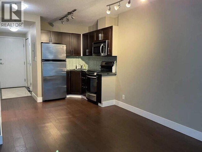 1367 Alberni St in Vancouver, BC - Building Photo - Building Photo