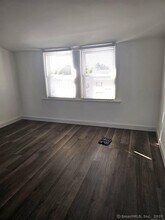 77 Cherry St in Milford, CT - Building Photo - Building Photo