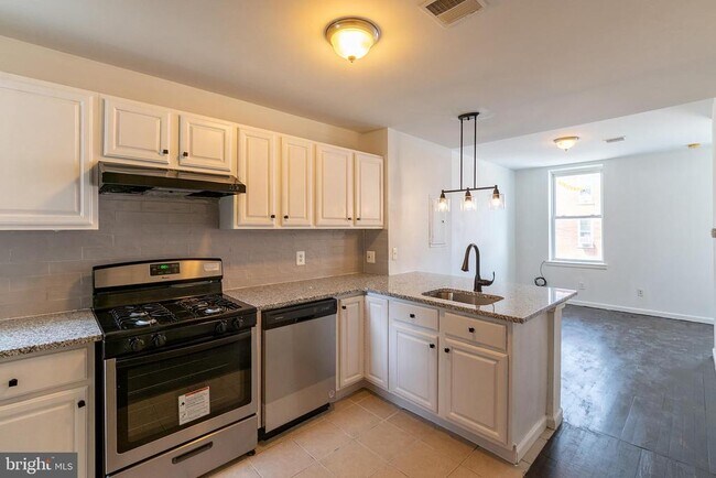 property at 305 N 41st St