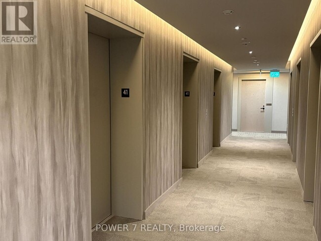 8 Interchange Wy in Vaughan, ON - Building Photo - Building Photo