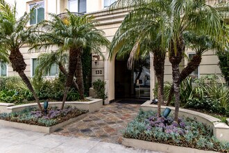 Maple Condos in Beverly Hills, CA - Foto de edificio - Building Photo