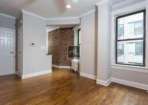 East 13th Street, Unit 7 in New York, NY - Building Photo