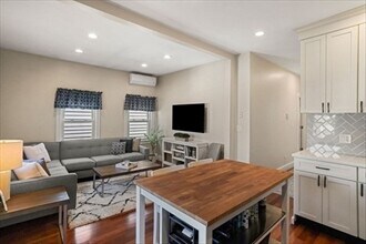 596 E 2nd St, Unit 3 in Boston, MA - Building Photo - Building Photo