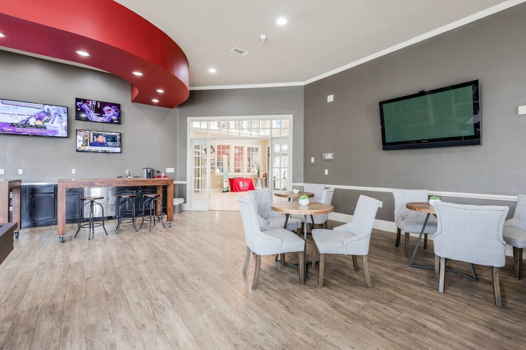 Edge at Lafayette Student Apartments in Lafayette, LA