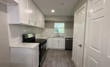 3028 Francis St in Houston, TX - Building Photo - Building Photo