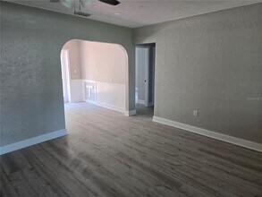 804 W Linebaugh Ave in Tampa, FL - Foto de edificio - Building Photo
