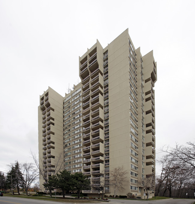 1359 White Oaks Blvd in Oakville, ON - Building Photo - Primary Photo