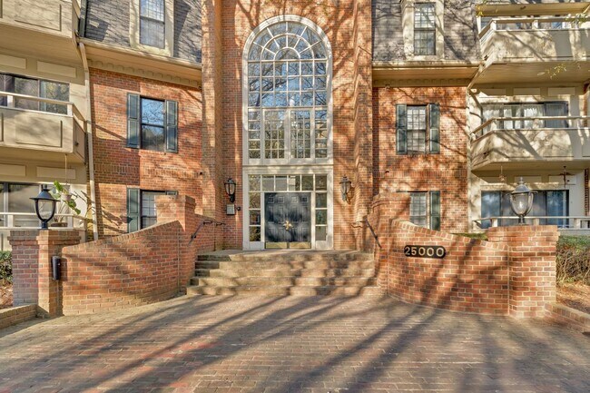 25109 Plantation Dr NE in Atlanta, GA - Building Photo - Building Photo