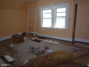 66 Dudley St in Medford, MA - Building Photo - Building Photo