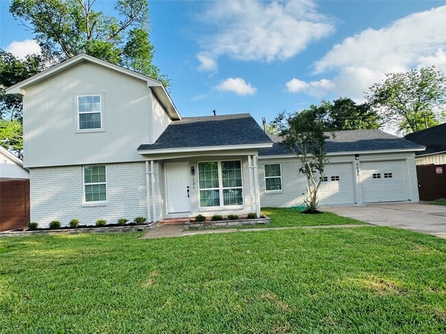7131 Carvel Ln