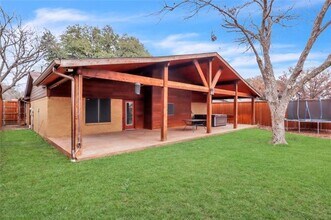 220 Blair Ln in Arlington, TX - Foto de edificio - Building Photo