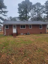 4053 Maple Dr in Chesapeake, VA - Building Photo - Building Photo