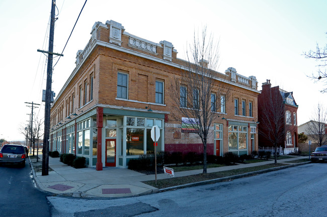 Crown Square Apartments in St. Louis, MO - Building Photo - Building Photo