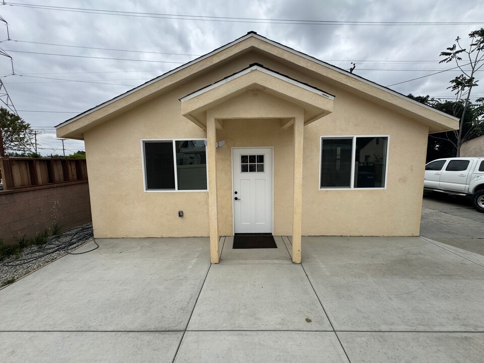 4748 Garrick Ave in Pico Rivera, CA - Building Photo