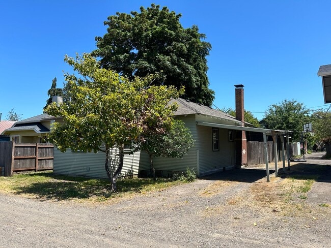 property at 809 SW 6th St