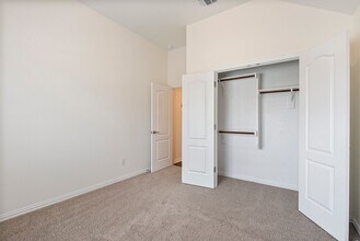 296 Durian Lp in Buda, TX - Building Photo - Building Photo