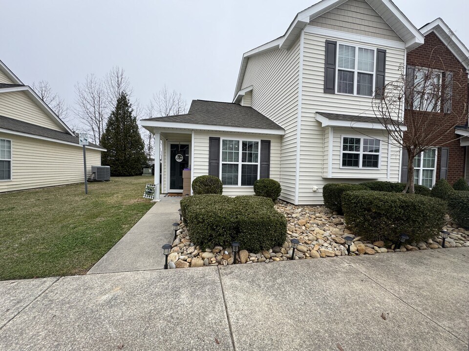 1 Thomas Langston Rd in Winterville, NC - Building Photo