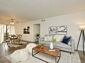 Peaks at Northwest Hills in Austin, TX - Building Photo