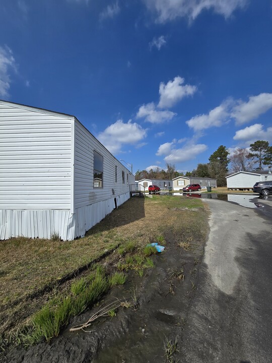 926 Hollywood Dr in Hinesville, GA - Building Photo