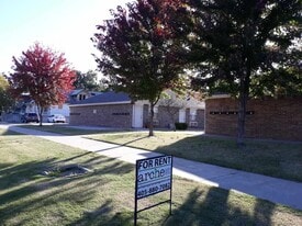 210 S Husband St in Stillwater, OK - Building Photo