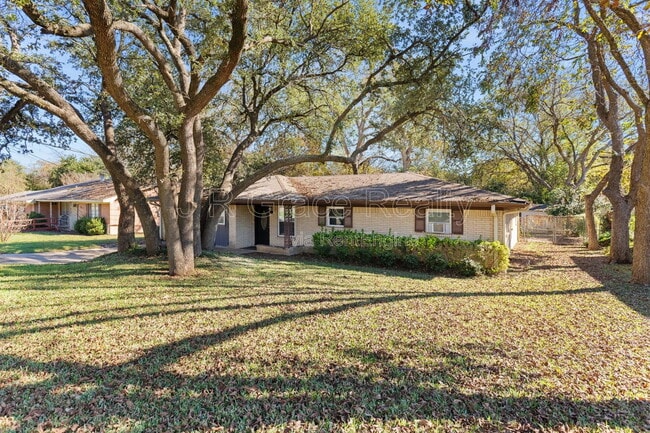 8806 Fox Hollow Dr in Waco, TX - Building Photo - Building Photo