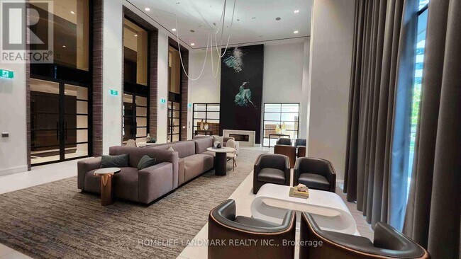 39 Roehampton Ave in St Catharines, ON - Building Photo - Building Photo