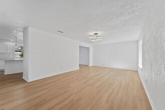 3223 Deer Valley Dr in Spring, TX - Building Photo - Building Photo