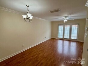 1348 Green Oaks Ln, Unit P in Charlotte, NC - Building Photo - Building Photo