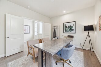 3051 Hicks St in Houston, TX - Building Photo - Building Photo