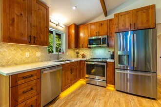 813 Kupulau Dr in Kihei, HI - Building Photo - Building Photo