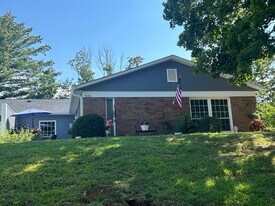 936 E Commons Dr in Bloomington, IN - Building Photo