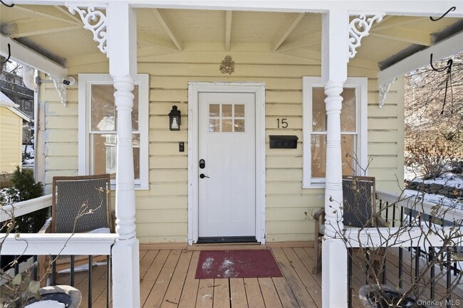 15 Hicks St in Roslyn, NY - Building Photo - Building Photo