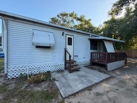 12614 Orange Lk Dr in Thonotosassa, FL - Building Photo