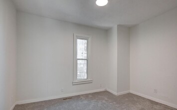 912 Olive St in Carthage, MO - Building Photo - Building Photo