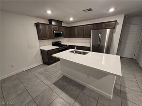 3518 Herodain Ave in Las Vegas, NV - Building Photo - Building Photo