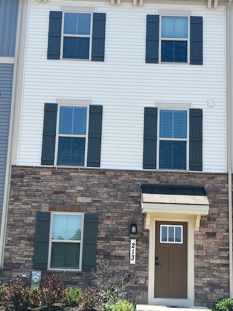 property at 213 Lyons Creek Dr