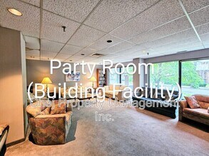 11027-11087 87 Ave NW in Edmonton, AB - Building Photo - Building Photo