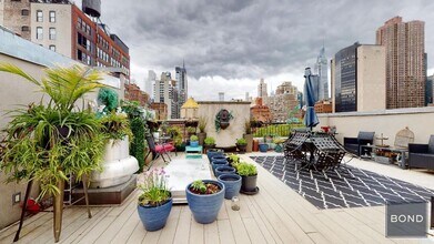326 E 35th St in New York, NY - Building Photo - Building Photo