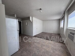 111 E Grove St in Stockton, CA - Building Photo - Building Photo