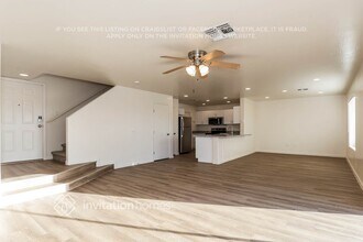 4210 N 113th Dr in Phoenix, AZ - Foto de edificio - Building Photo