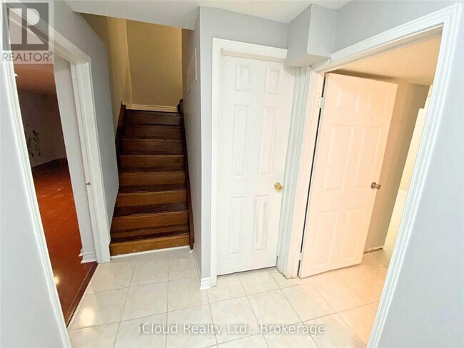 1659 Summergrove Crescent in Mississauga, ON - Building Photo - Building Photo