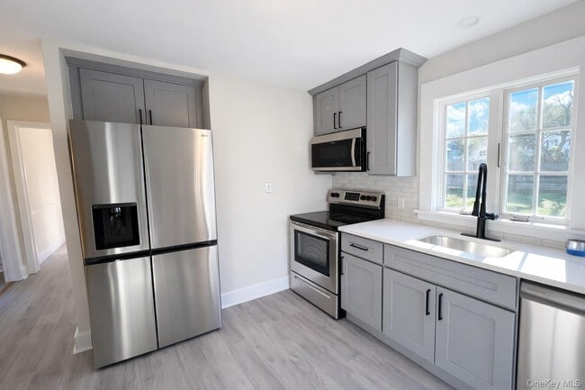 474 N Bedford Rd in Bedford Hills, NY - Building Photo - Building Photo