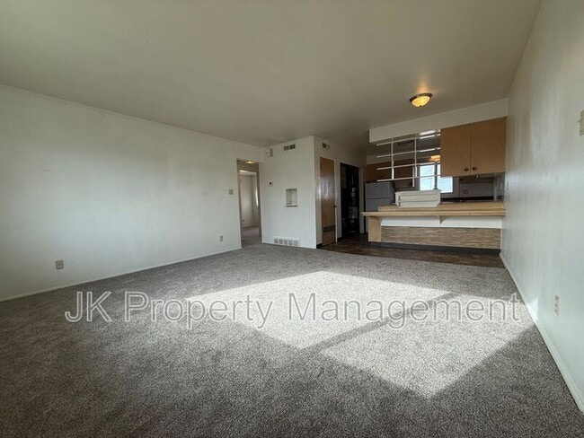 1223 Smelter Ave NE in Black Eagle, MT - Building Photo - Building Photo