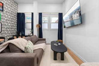 168 McCaul St, Unit SI ID1389231P in Toronto, ON - Building Photo - Building Photo