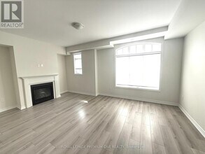 7 Verbena St in East Gwillimbury, ON - Building Photo - Building Photo