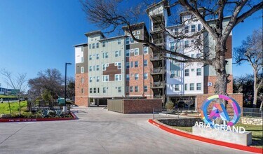 1800 S I- 35 Service Rd in Austin, TX - Building Photo - Building Photo