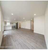 445 Idaho St in Anchorage, AK - Building Photo